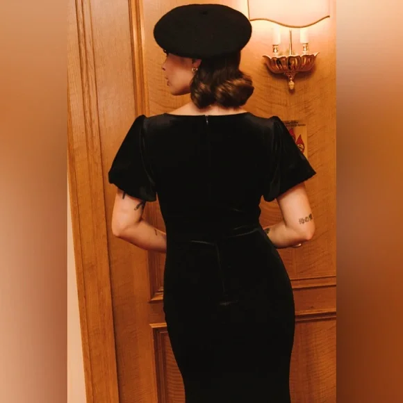 NWT Black Maxi velvet dress size medium - Picture 4 of 4